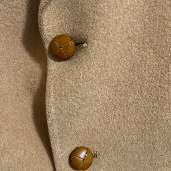 Hart Schaffner & Marx sports coat. 100% camel hair. See measurements for fit. - Picture 2 of 11